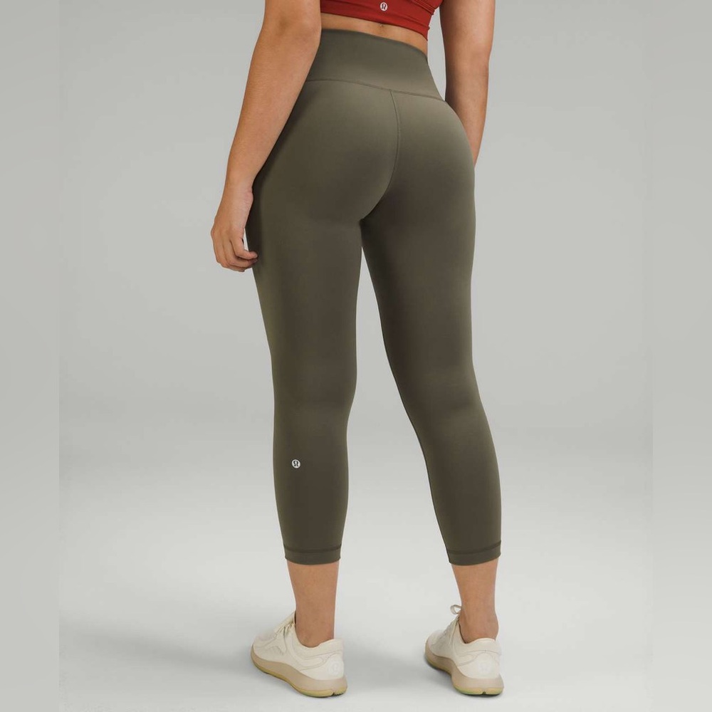 lululemon athletica women’s Olive Cropped Leggings